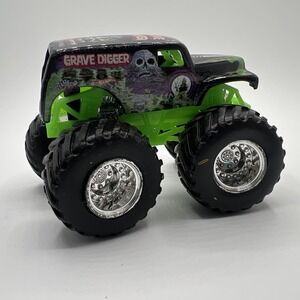 Hot Wheels Monster Jam Grave Digger Monster Truck Diecast 1:64